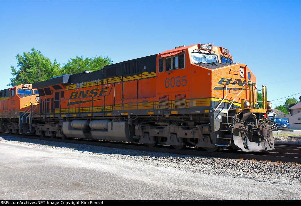 BNSF 6085